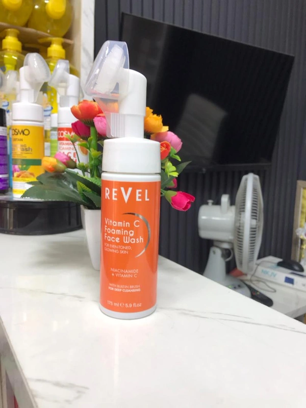 Revel Vitamin C  Foaming Face Wash 175ml 1